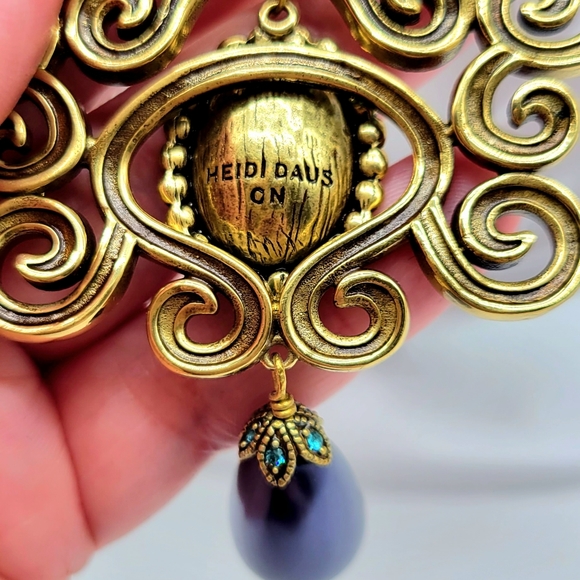 Heidi Daus Swarovski Crystal Large Swirl Pendant with Layered Navy Pearls - Picture 8 of 9